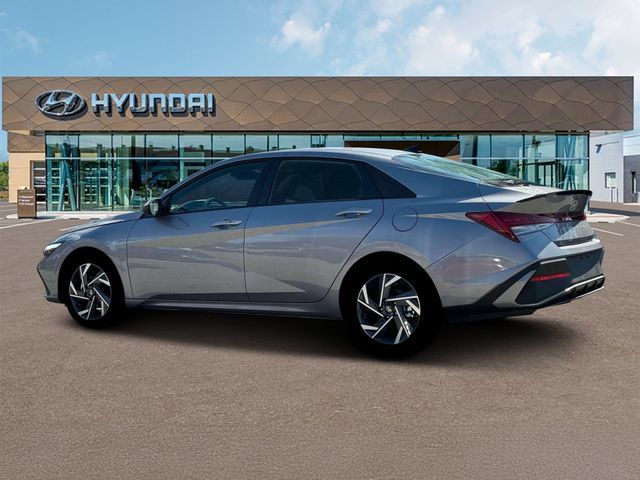 New 2025 Hyundai Elantra SEL FWD image 4