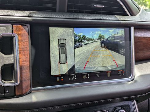 Used 2024 GMC Yukon Denali Ultimate AWD/4WD image 23