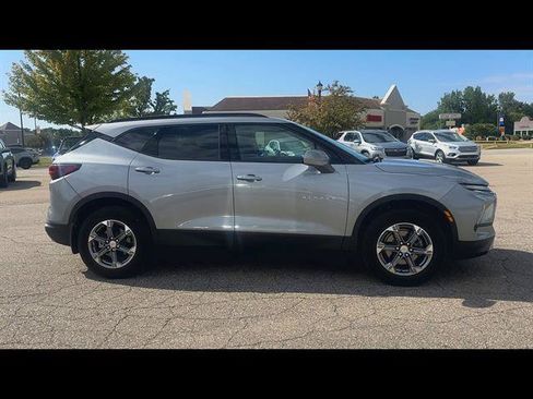 Used 2024 Chevrolet Blazer LT w/ Convenience Package AWD/4WD image 32