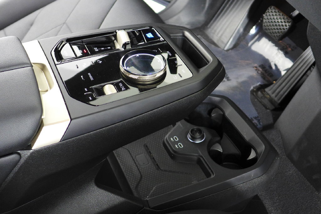 Certified 2024 BMW iX xDrive50 AWD/4WD image 14