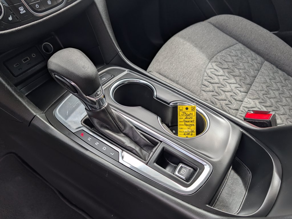 Used 2024 Chevrolet Equinox LT FWD image 8