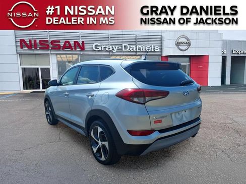 Used 2017 Hyundai Tucson Sport FWD image 5