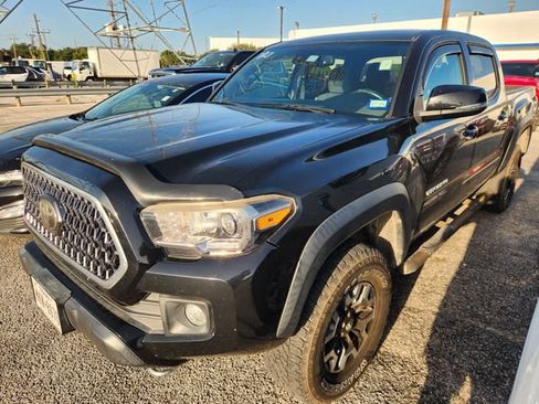 Used 2019 Toyota Tacoma TRD Off-Road RWD image 3