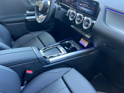 Used 2025 Mercedes-Benz GLA 250 image 52