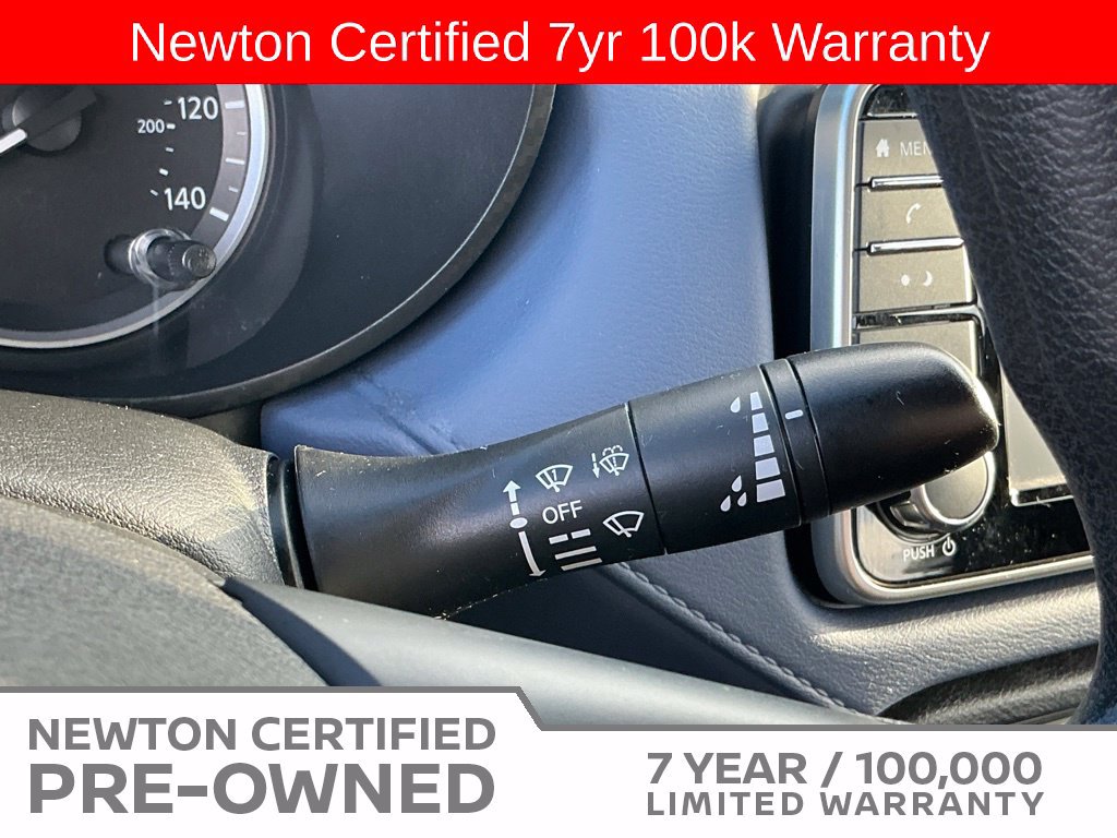 Used 2023 Nissan Versa SV FWD image 28