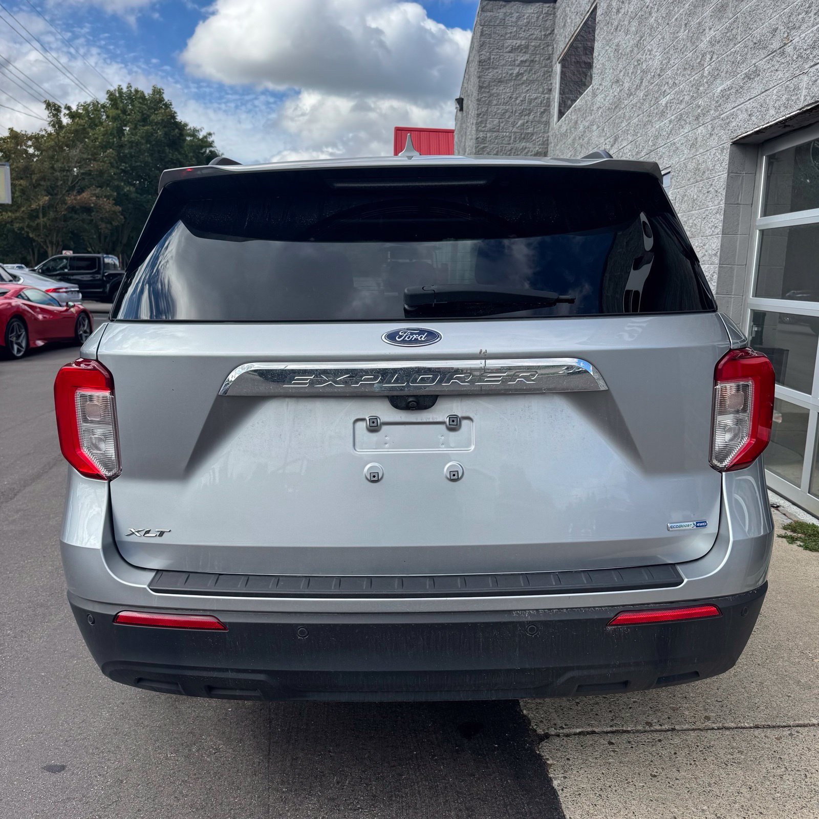 Used 2020 Ford Explorer XLT w/ Comfort Package AWD/4WD image 6