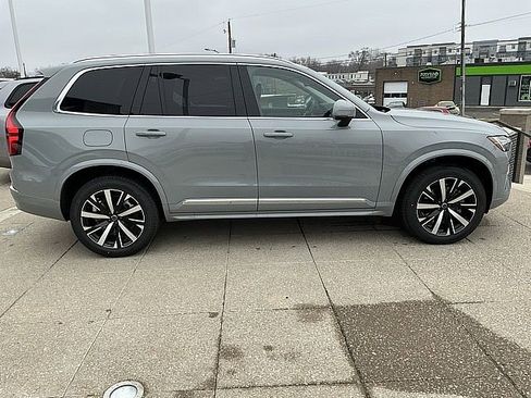 New 2026 Volvo XC90 B5 Core image 7