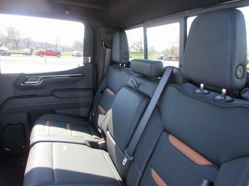 New 2026 GMC Sierra 1500 AT4 w/ AT4 Premium Package AWD/4WD image 17