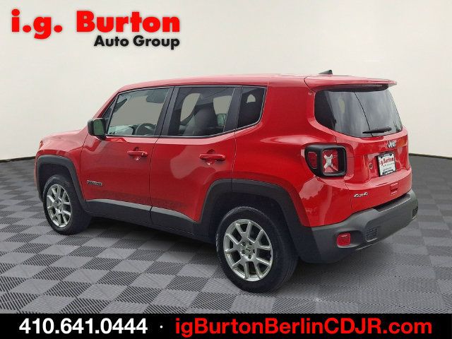 Used 2023 Jeep Renegade Latitude AWD/4WD image 4