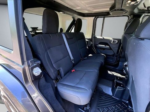 Used 2021 Jeep Wrangler Unlimited Sahara AWD/4WD image 25