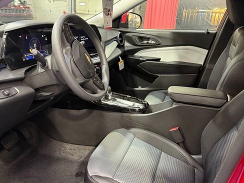 New 2026 Chevrolet Trax LT image 9