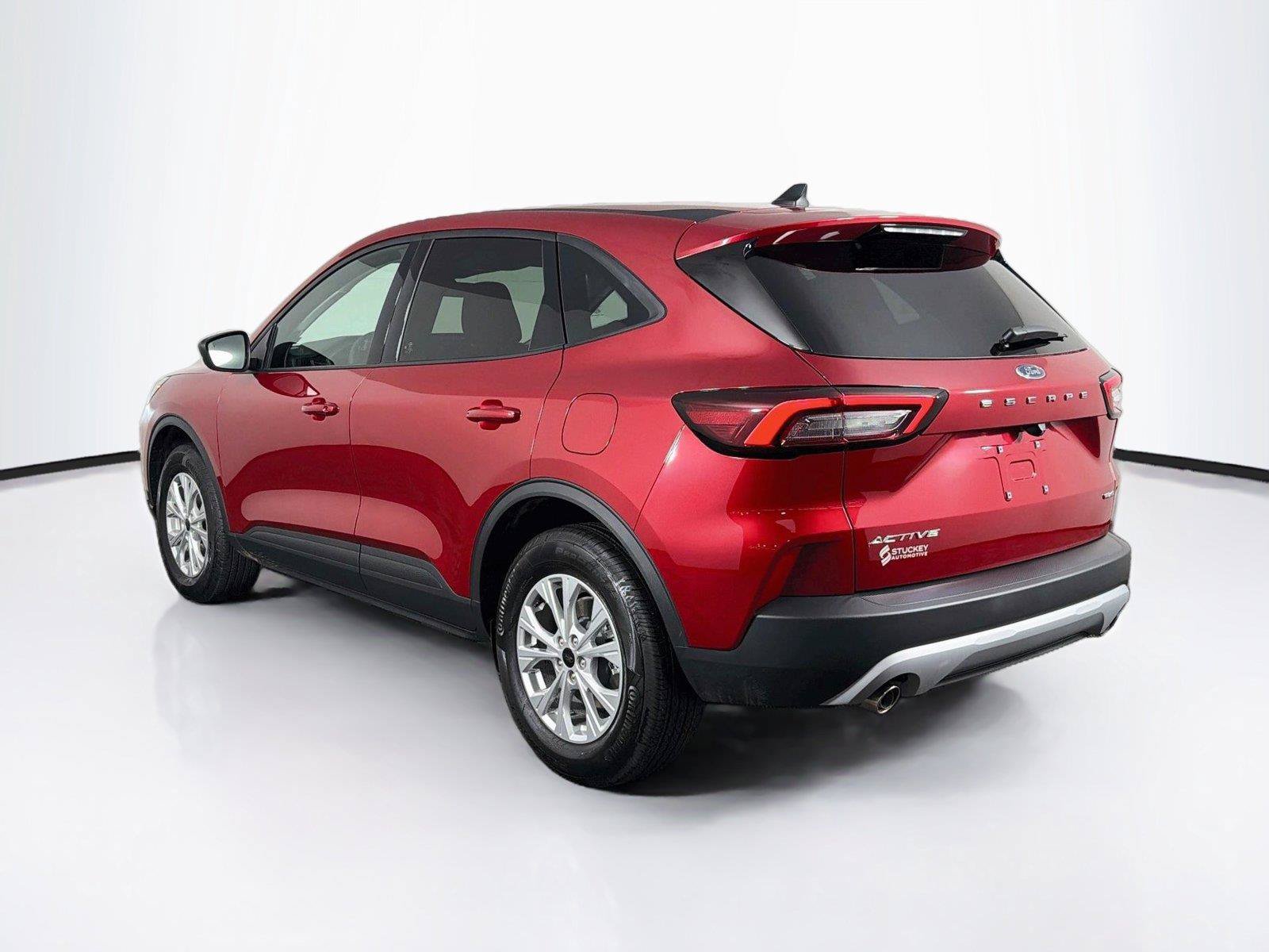 Used 2026 Ford Escape Active w/ Cold Weather Package AWD/4WD image 9