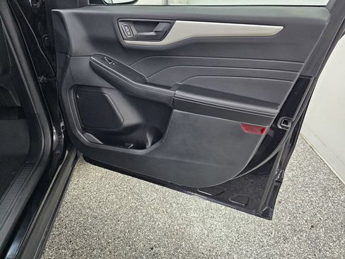 Used 2022 Ford Escape SE w/ Cold Weather Package FWD image 20