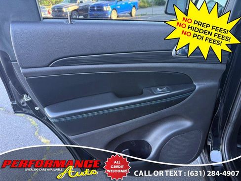 Used 2019 Jeep Grand Cherokee Laredo AWD/4WD image 26