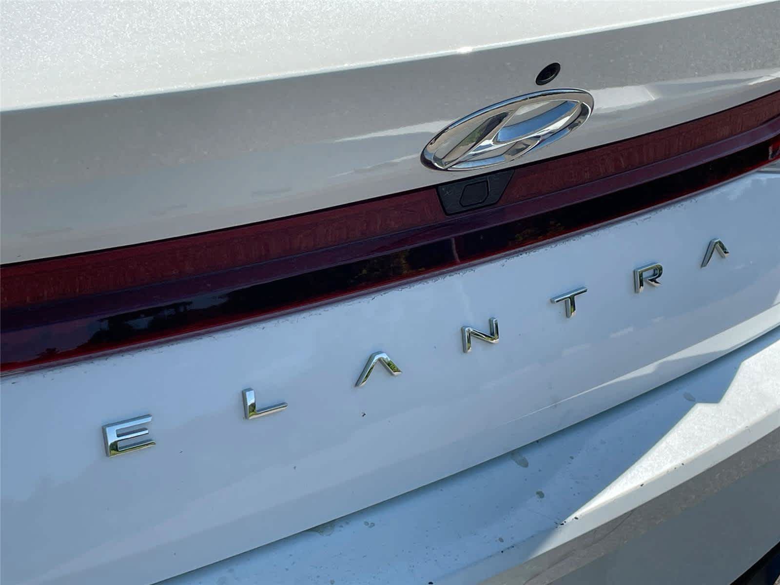 Used 2021 Hyundai Elantra SEL w/ Convenience Package FWD image 10