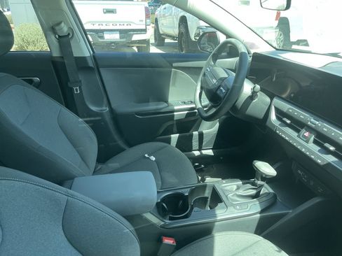 Certified 2025 Kia K4 FWD image 7