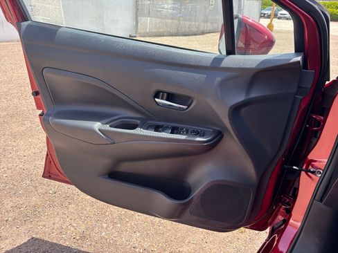 Used 2025 Nissan Versa SV FWD image 18
