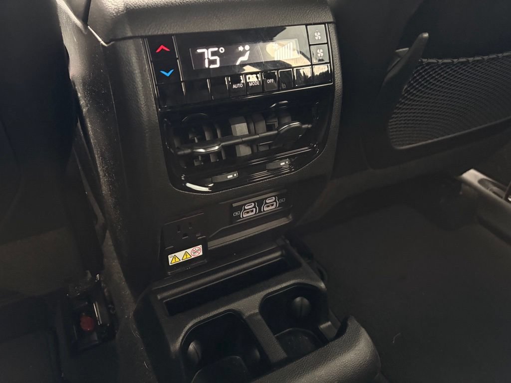Used 2023 Jeep Grand Cherokee L Laredo AWD/4WD image 28