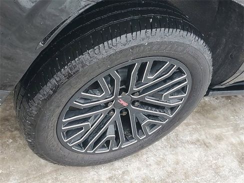 Used 2021 GMC Yukon Denali w/ Denali Ultimate Package image 5