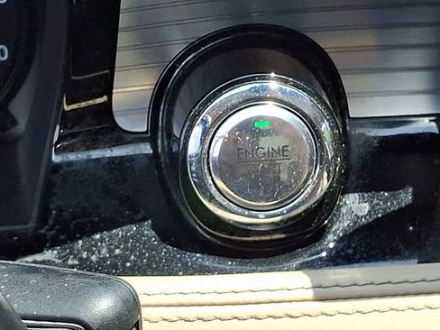 Used 2021 Lincoln Corsair AWD w/ Premium Package image 32