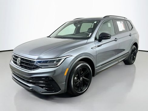 Used 2023 Volkswagen Tiguan SE R-Line FWD image 3