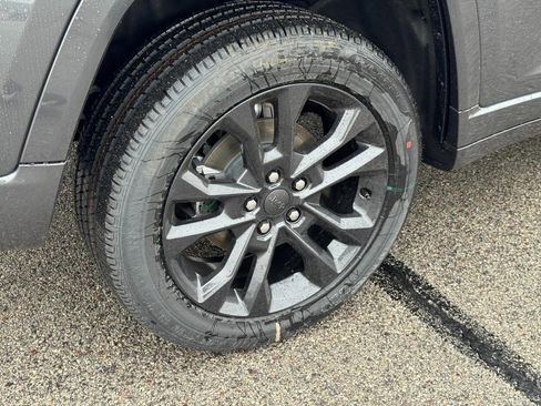 New 2026 Jeep Grand Cherokee Limited image 5