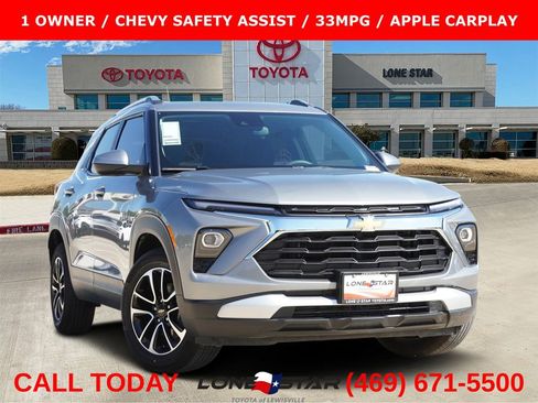 Used 2025 Chevrolet TrailBlazer LT FWD image 1