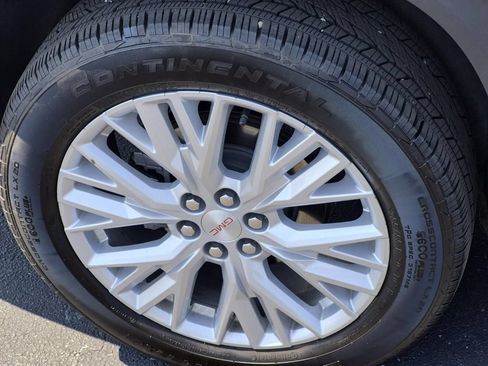 Used 2026 GMC Acadia Elevation w/ Elevation Premium Package FWD image 7
