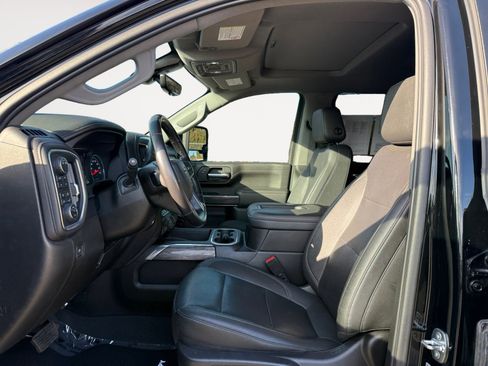 Used 2022 Chevrolet Silverado 2500 LTZ w/ LTZ Plus Package image 10