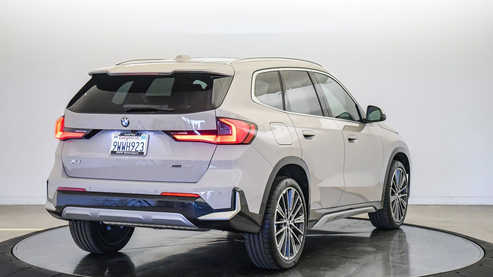 Used 2026 BMW X1 xDrive28i w/ Technology Package AWD/4WD image 5