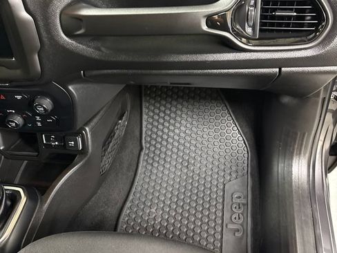 Used 2020 Jeep Renegade Altitude FWD image 25