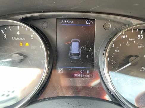 Used 2018 Nissan Rogue SV FWD image 30