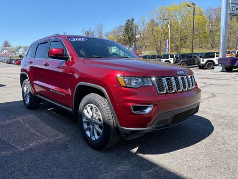 Certified 2021 Jeep Grand Cherokee Laredo X AWD/4WD image 5