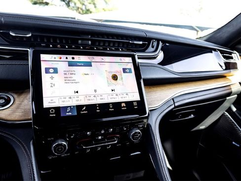 Used 2022 Jeep Grand Cherokee Summit image 23