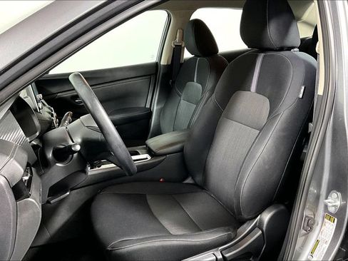 Used 2024 Nissan Sentra SV FWD image 25