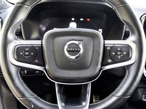 Used 2021 Volvo XC40 P8 Recharge image 17