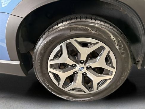Used 2023 Subaru Forester Premium image 39