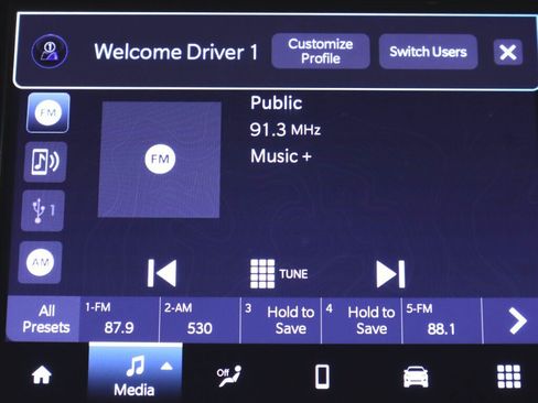 Used 2024 Jeep Grand Cherokee Laredo AWD/4WD image 16