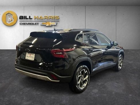 New 2026 Chevrolet Trax LT w/ LT Convenience Package image 2