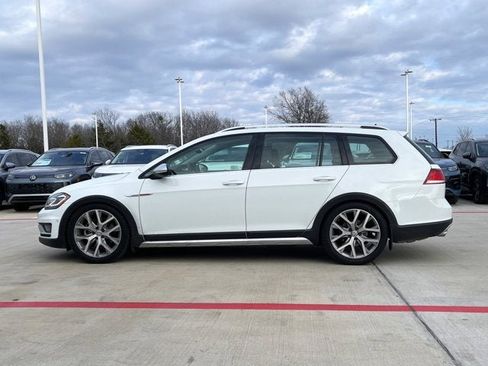 Used 2019 Volkswagen Golf Alltrack SEL image 3
