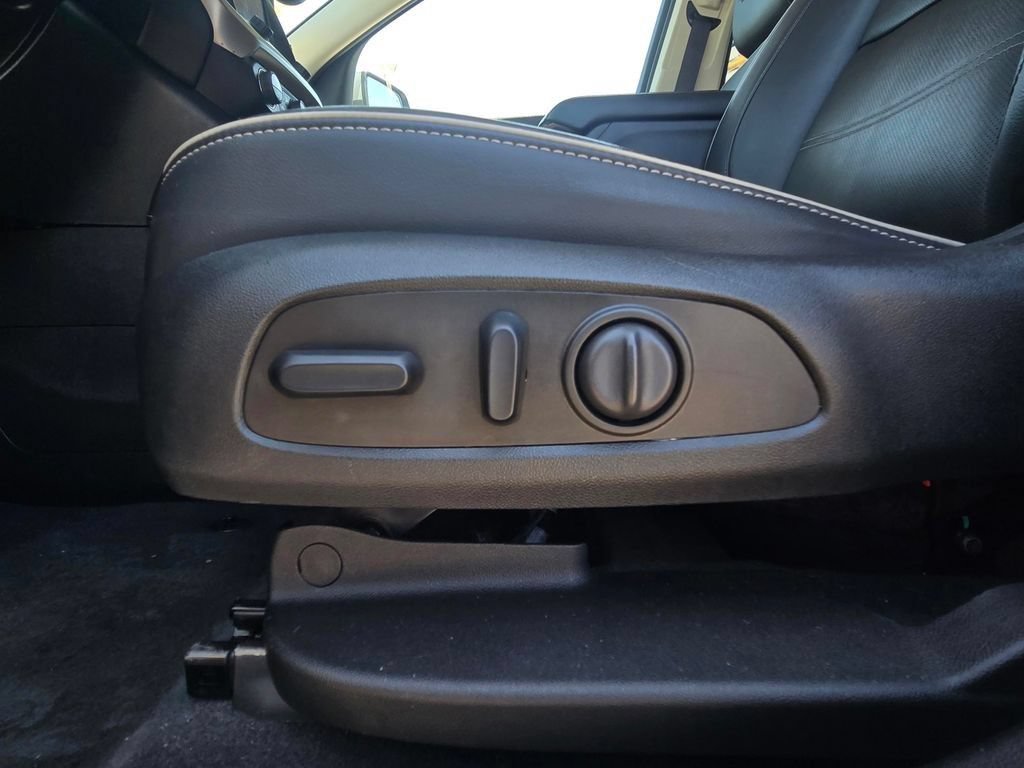 Used 2023 GMC Acadia Denali FWD image 19