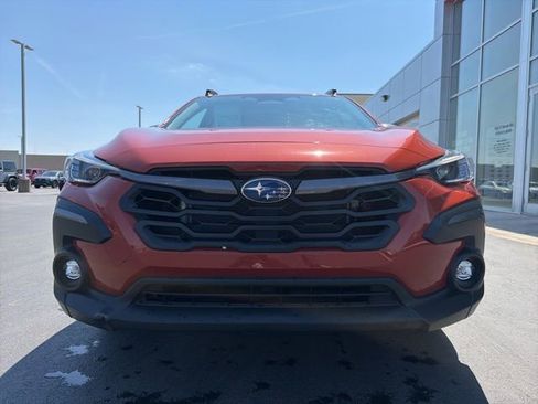 Used 2024 Subaru Crosstrek 2.5i Limited w/ Crosstrek Mirror Package AWD/4WD image 2