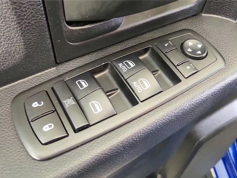 Used 2015 RAM 1500 Express AWD/4WD image 29
