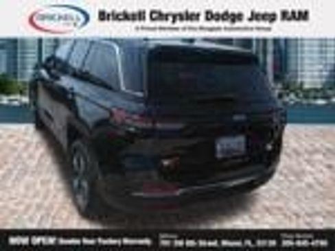 Used 2024 Jeep Wagoneer L Series II RWD image 23