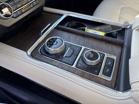 Certified 2020 Ford Expedition Platinum image 24