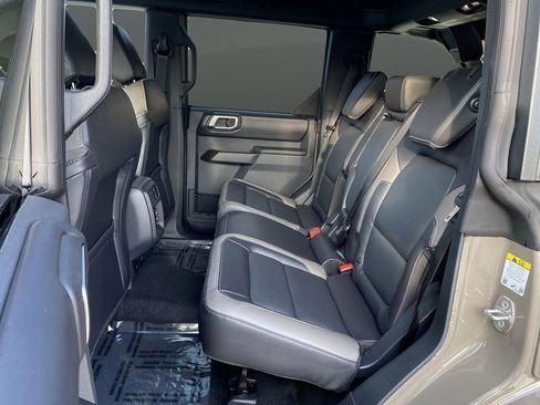 New 2025 Ford Bronco Outer Banks w/ Sasquatch Package image 40