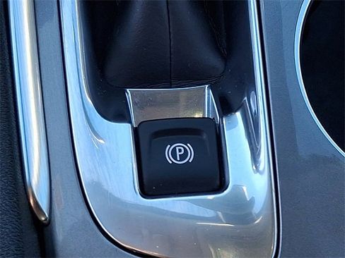 Used 2024 Chevrolet Malibu LT image 23