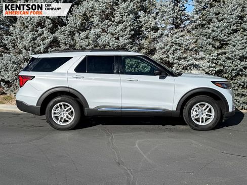 Used 2025 Ford Explorer Active image 9