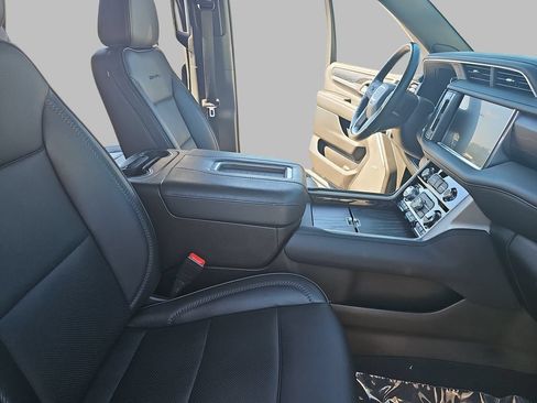 Certified 2021 GMC Yukon Denali w/ Denali Premium Package AWD/4WD image 13