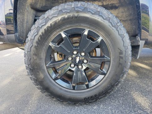 Used 2016 Chevrolet Colorado Z71 w/ Z71 Midnight Edition AWD/4WD image 7